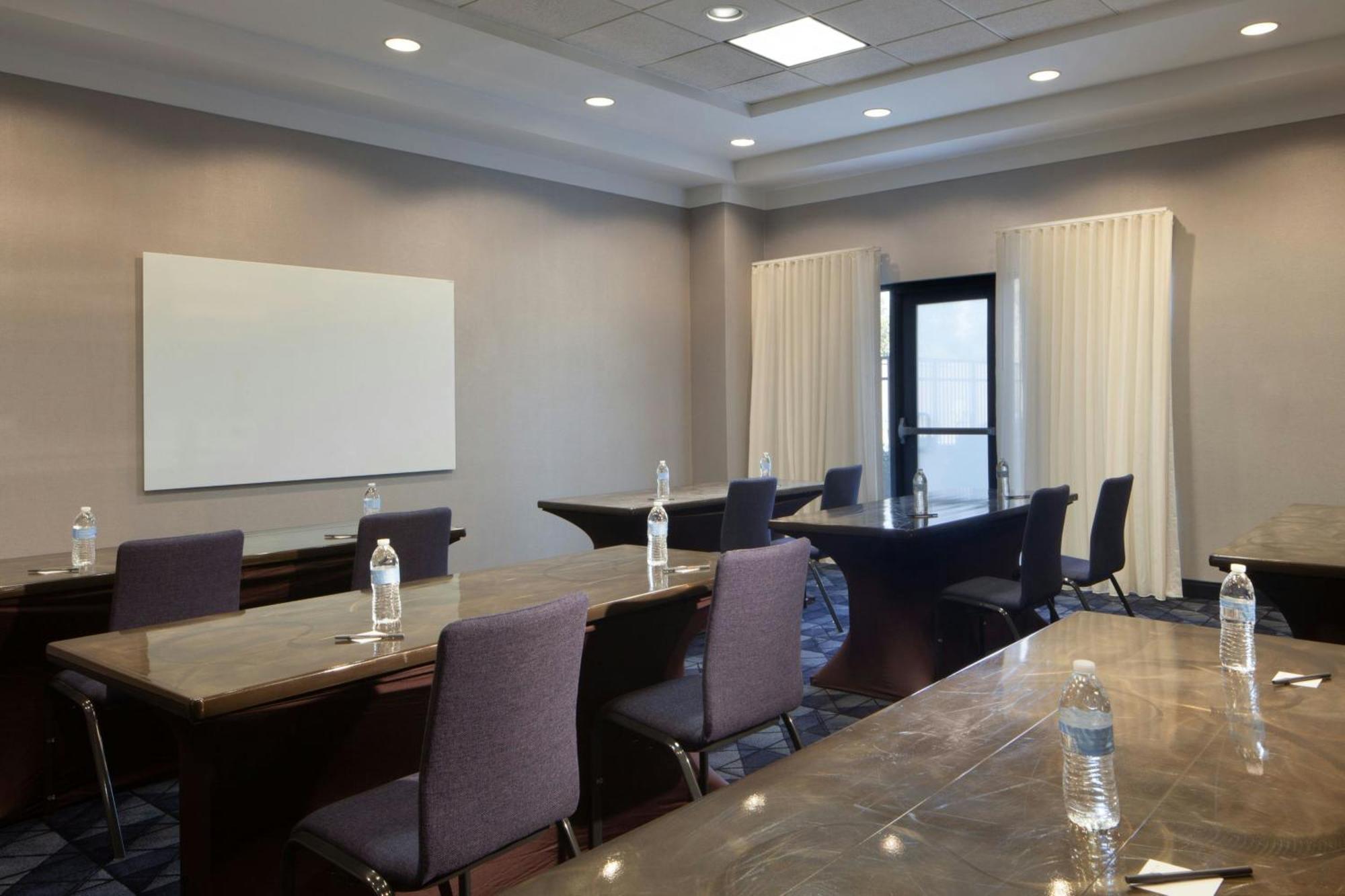 Courtyard By Marriott Newark Silicon Valley Extérieur photo