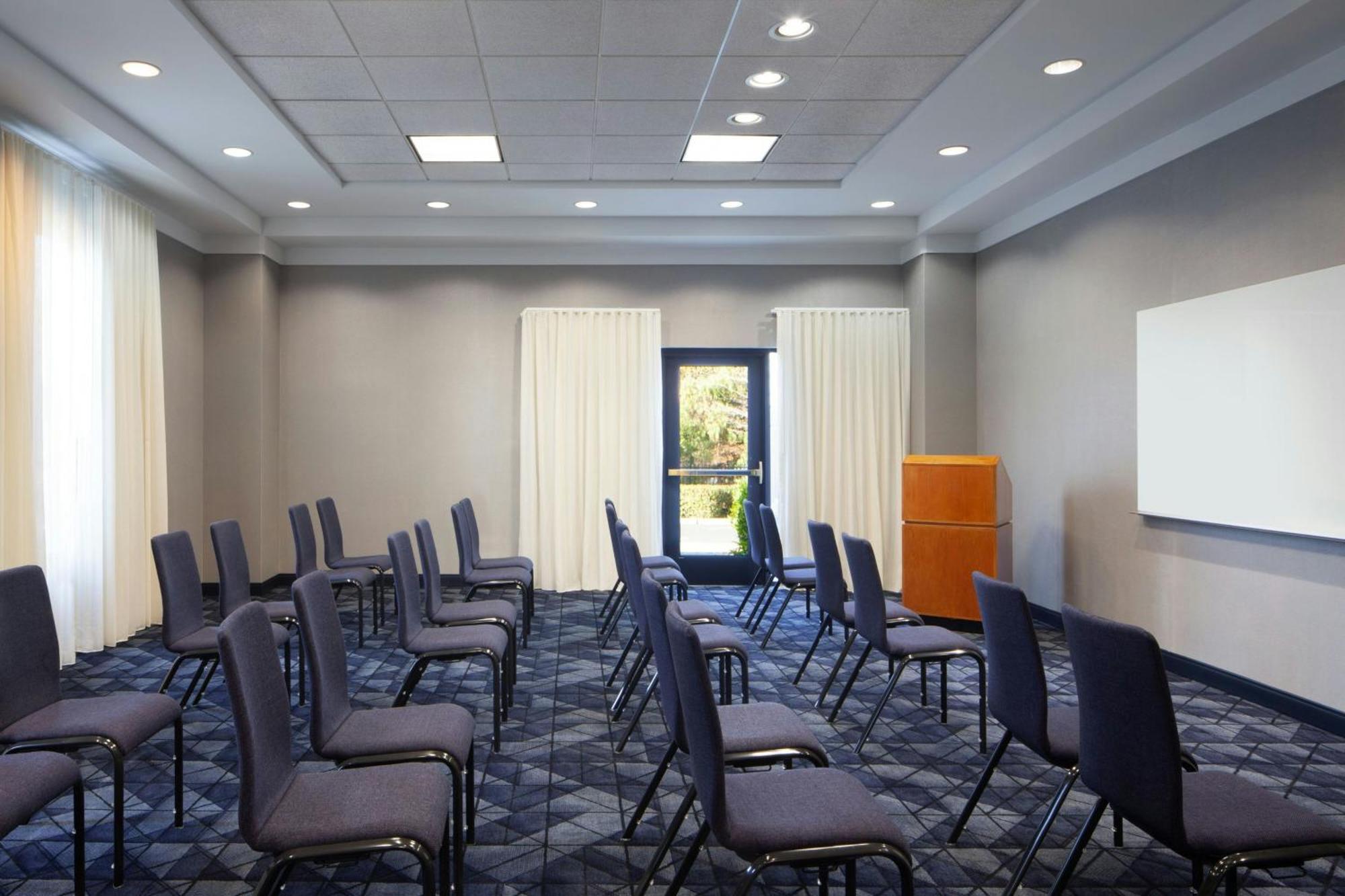 Courtyard By Marriott Newark Silicon Valley Extérieur photo