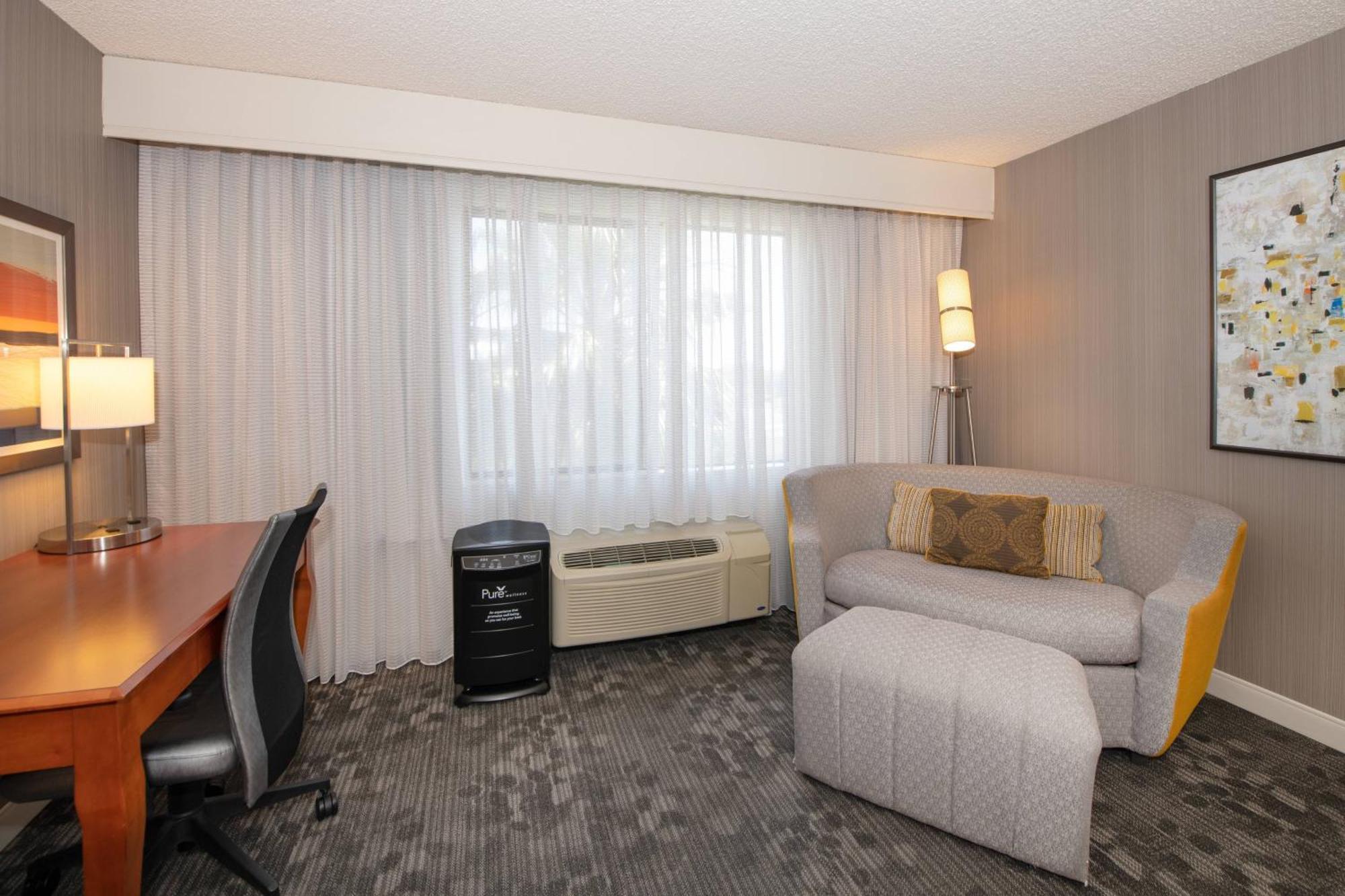 Courtyard By Marriott Newark Silicon Valley Extérieur photo